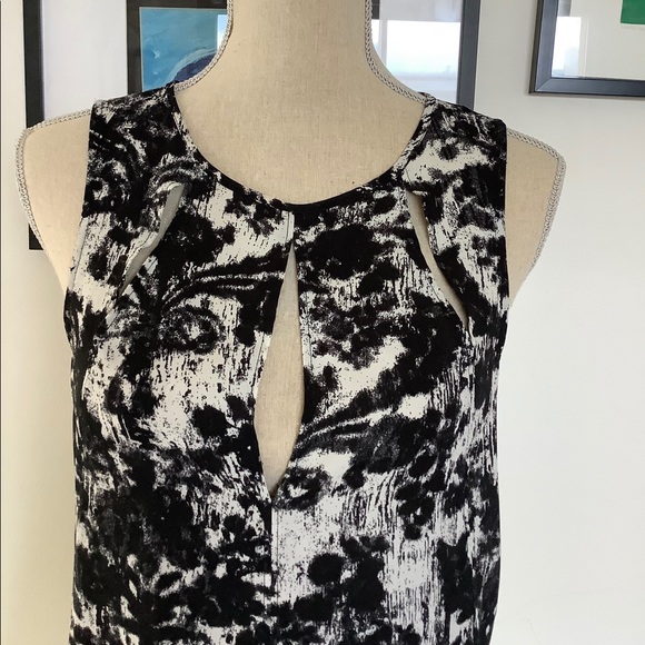 2/20 ⭕️ UO silence & noise cutout tank top / S - Picture 3 of 5